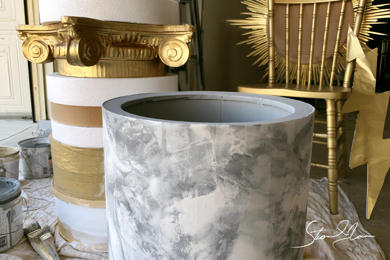 Marble paint, gold capitals