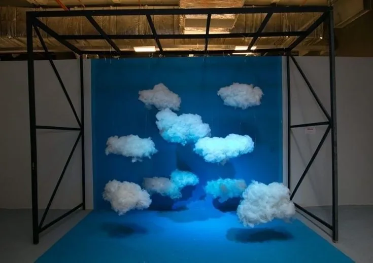 Lit cloud box