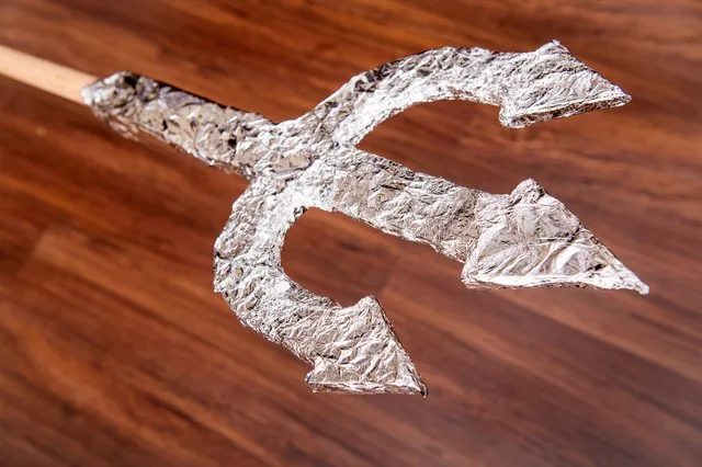 Foil trident head